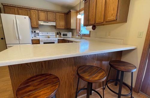Madison Lake House | Lakeside Escape on Madison Lake- 5 bdrm home, near Mankato