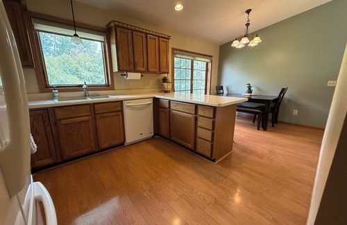 Madison Lake House | Lakeside Escape on Madison Lake- 5 bdrm home, near Mankato