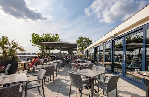 Oud-Loosdrecht House | Lakeside Escape with Marina Access, Nature Paths and Fresh Local Cuisine