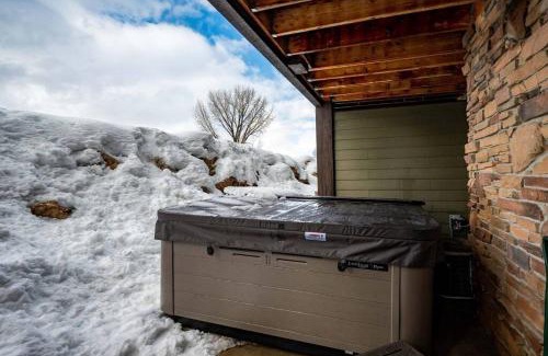 Ogden House | Lakeside Escape with Hot Tub