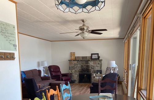 Ahmic Harbour House | Lakeside Family Cottage North East of Parry Sound and Muskoka