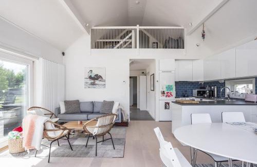 Graddo Villa | Lakeside Family Home in Gräddö