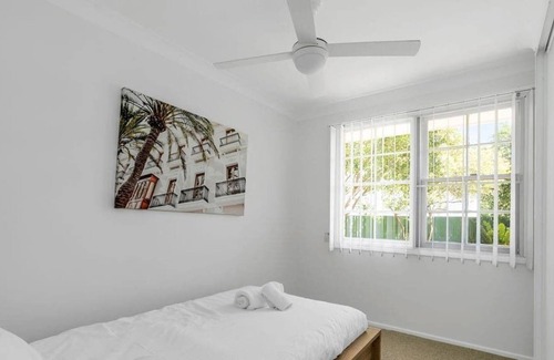 Oak Flats House | Lakeside Family Oasis - Oak Flats