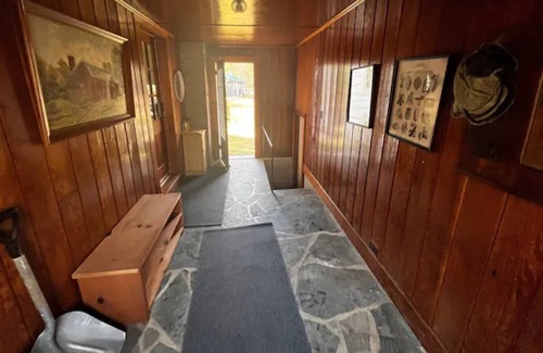 Yulan House | Lakeside Farmhouse on 41 Acres