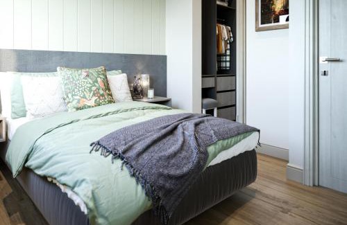 Boston House | Lakeside Fishing Cabins
