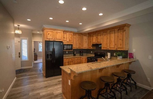 Ogden House | Lakeside Funscape LS33 | Pool |Pickleball |Hot Tub
