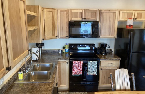 Houghton Cabin | Lakeside Garden Cabin 19A