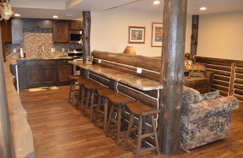 Mountain House | Lakeside Gardens, New Waterfront Property, 1100 sq. ft, 2 Bed, 1 Bath Sleeps 6