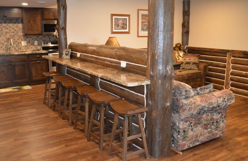 Mountain House | Lakeside Gardens, New Waterfront Property, 1100 sq. ft, 2 Bed, 1 Bath Sleeps 6