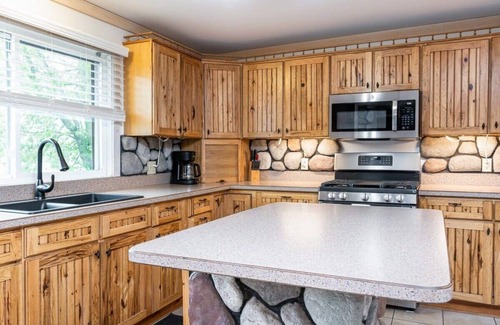 Mayfield Apartment | Lakeside Getaway - 4 Private Lodges Combined