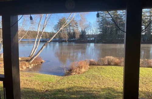 Lincoln Cabin | Lakeside Getaway on Upper Coldstream Pond
