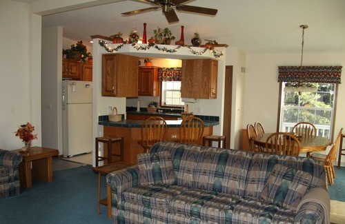 Gladwin House | 'Lakeside GetAway' @ Sugar Springs (Gladwin)