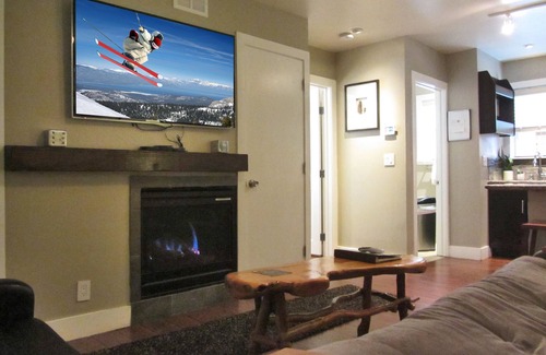 Lakeside Park Condo | Lakeside Gondola Lodge 4 bedroom condo style suite