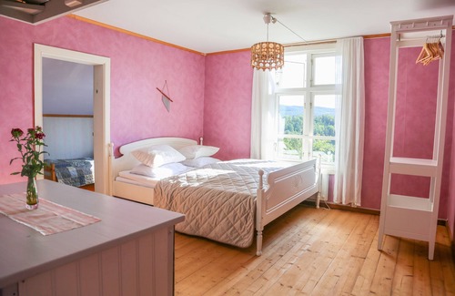 Ramvik Cottage | Lakeside Guesthouse