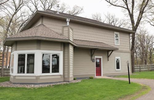 Nisswa Apartment | Lakeside Gull Lake Condo, Playground, Firepit, Boat Rentals
