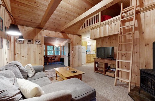 Kents Hill House | Lakeside Haven at Parker Pond