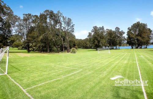Oak Flats House | Lakeside Haven