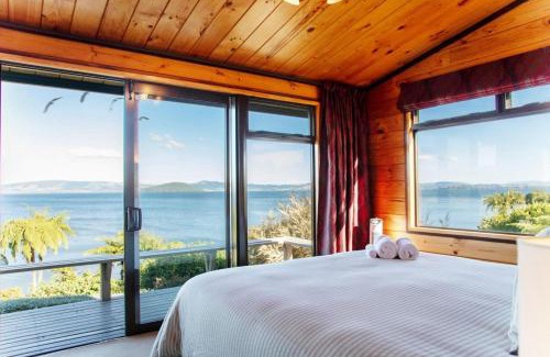 Hamurana House | Lakeside Haven