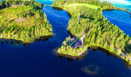 Kviteseid Ski Chalet | Lakeside Haven Vrådal