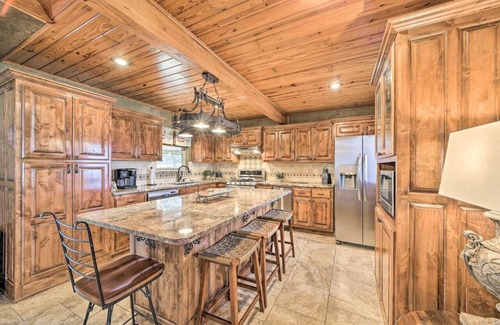 Hoyt House | Lakeside Haven with Sandy Beach, Sleeps 12, 3 Bath