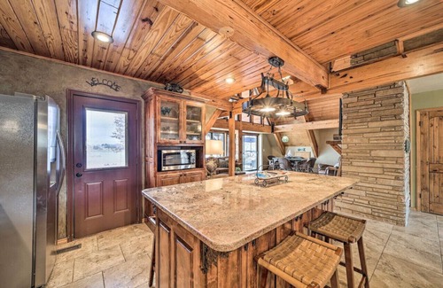 Hoyt House | Lakeside Haven with Sandy Beach, Sleeps 12, 3 Bath