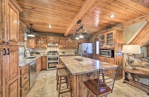 Hoyt House | Lakeside Haven with Sandy Beach, Sleeps 12, 3 Bath