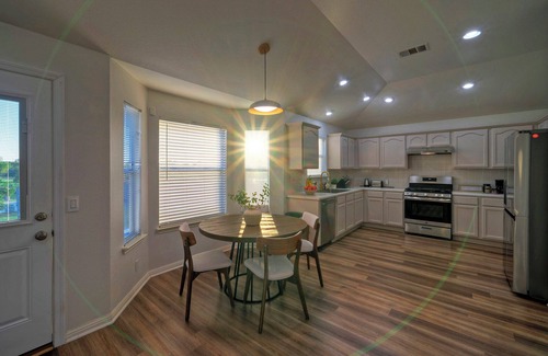 Hutto House | Lakeside heaven Hutto- Lake access 3bedroom near 130