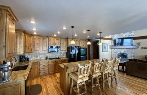 Island Park House | Lakeside Hibernation Station near Yellowstone National Park