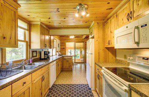 Alexandria Cabin | Lakeside Hideaway w/Swim Dock in Alexandria!