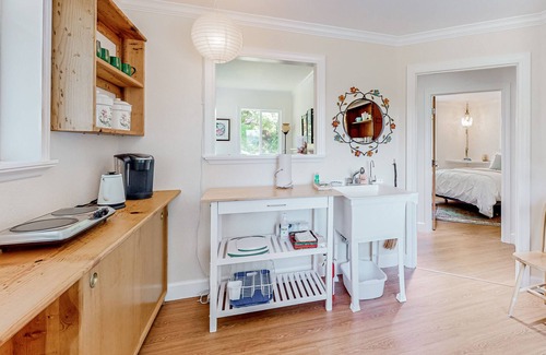 Westlake Cottage | Lakeside home with inspirational water views, lush surroundings, & free WiFi