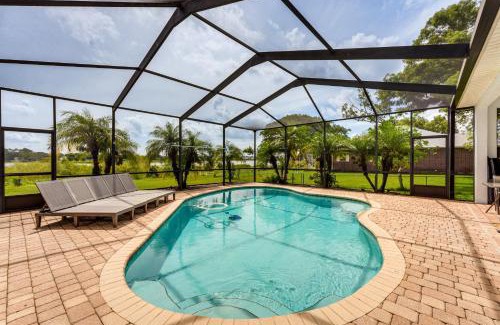 Haines City House | Lakeside Home with Pool and Game Room in Haines City