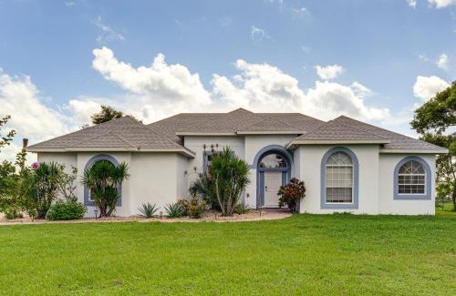 Haines City House | Lakeside Home with Pool and Game Room in Haines City