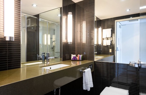 Macquarie Park Hotel | Lakeside Hotel and Conference Centre