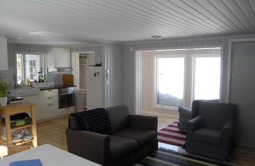 Skaulo House | Lakeside House in Lapland