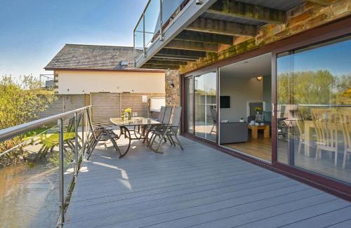 Winnard's Perch House | Lakeside House on Retallack Resort with Hot Tub 110