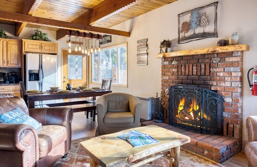 Boulder Bay Cabin | Lakeside in Bearadise by AvantStay | Gorgeous Mountain Cabin in Boulder Bay!