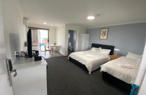 Windang Hotel | Lakeside Inn Wollongong