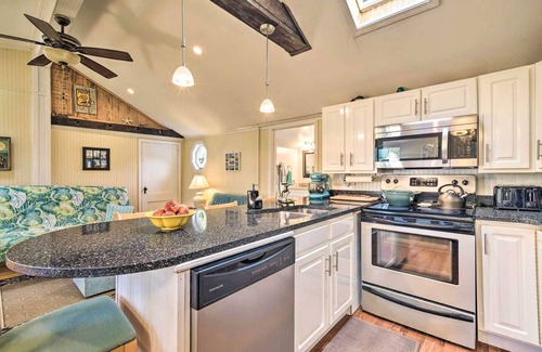 Kent Cottage | Lakeside Kent Home w/Pier + Boat Ramp Access