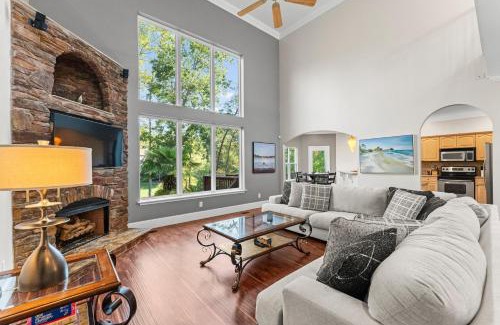 Barium Springs House | Lakeside Landing by AvantStay Private Dock