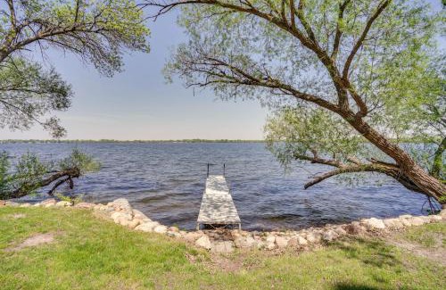 Litchfield House | Lakeside Litchfield Home with Patio and Gas Grill!