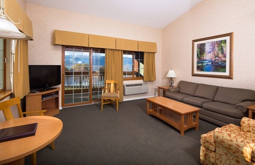 Chelan Hotel | Lakeside Lodge And Suites