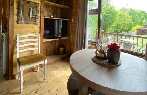 Castlemartyr House | Lakeside Lodge - Castlemartyr - Sleeps 4