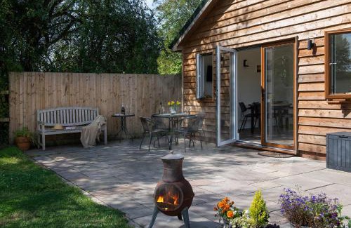 Eastleigh House | Lakeside Lodge