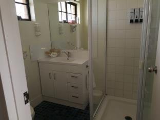 Loftville Hotel | Lakeside Lodge Motel