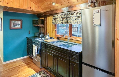Inlet Cottage | Lakeside Lodge - Tree Top