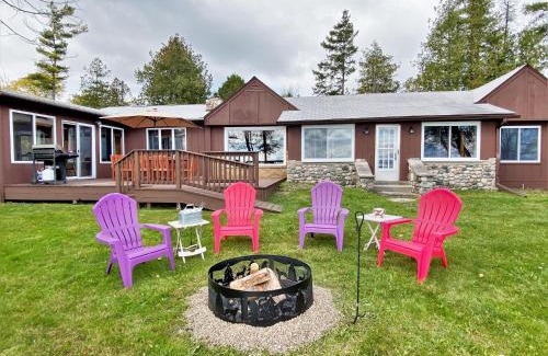 St Ignace House | Lakeside Lodge