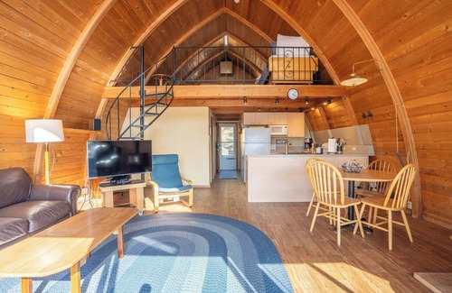 Clarksville House | Lakeside Loft – A Cozy Hayden Lake Cabin with Dock