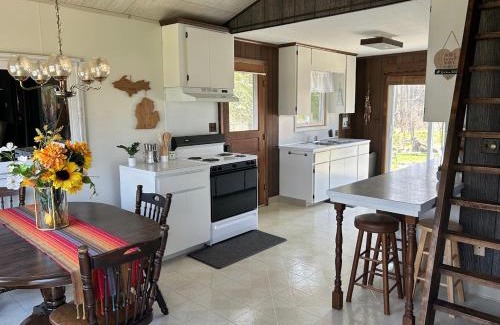 Port Hope House | Lakeside Loft - Walk to Lighthouse County Park