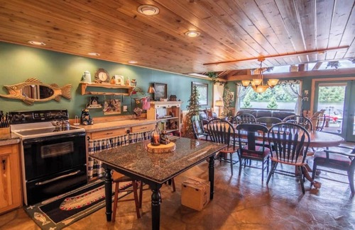 Eatonville Cabin | ~ Lakeside Log Cabin ~ Blessings & Memories Abound!