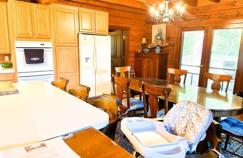 Corydon Cabin | Lakeside Log Cabin-Wedding Venue -Hunting -Fishing